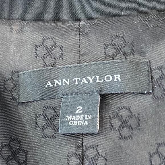 Ann Taylor notch lapel single button Black Blazer Size 2 - Picture 5 of 10